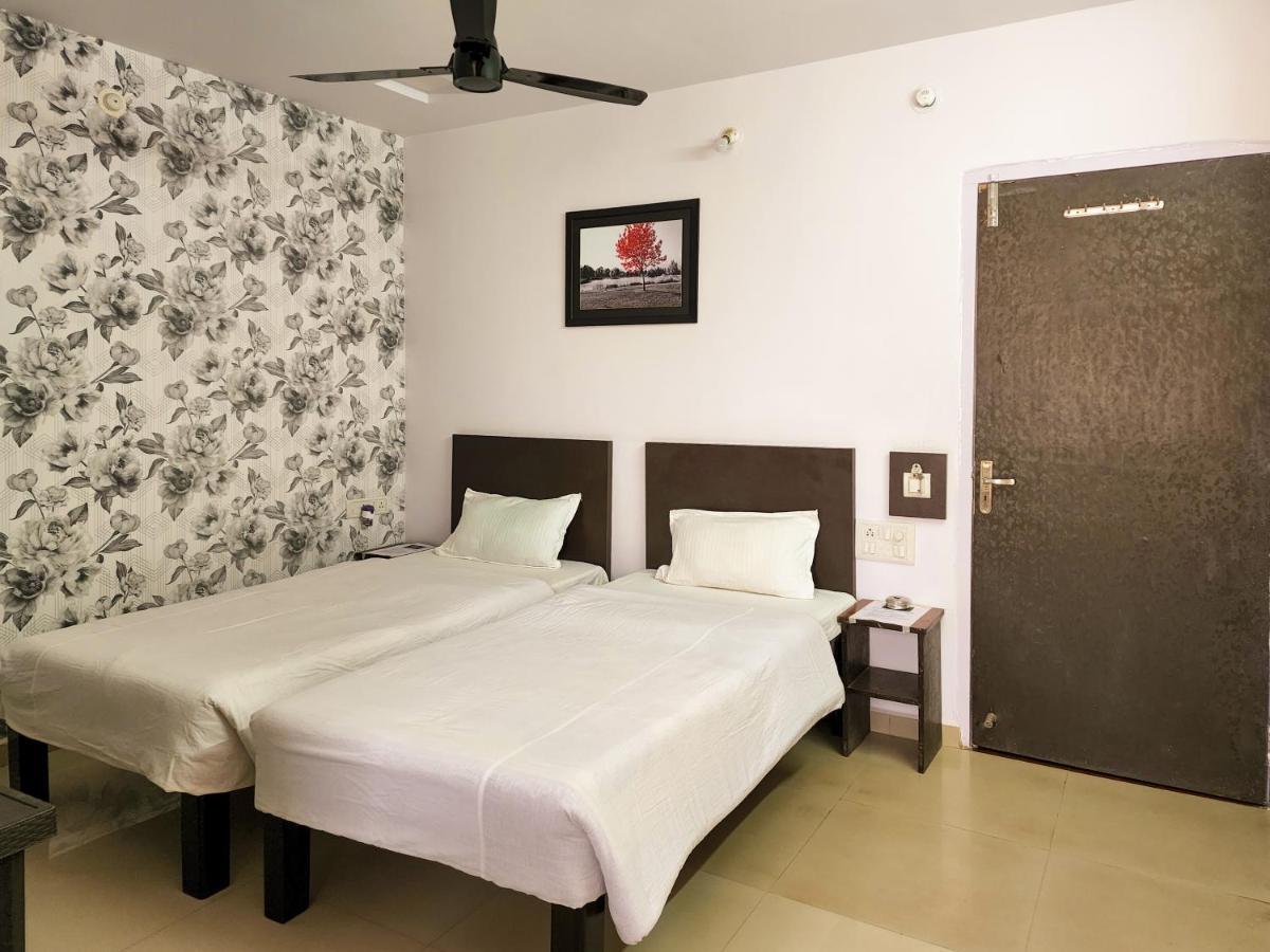 Shivani Inn Hotel & Banquet Seoni  외부 사진